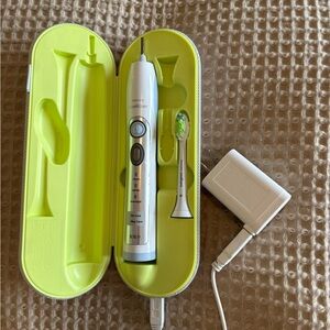 Philips Sonicare Toothbrush with Lime Green Case. NEVER USED